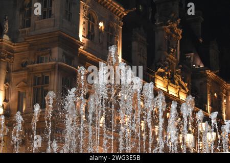 Fontana dell'Hotel de Ville a Parigi Foto Stock