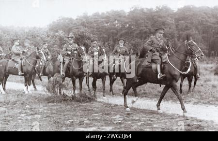 Ufficiali a cavallo e uomini della Royal Artillery. Foto Stock