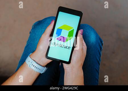 Brasile. 2 febbraio 2024. In questa immagine, il logo Dynatrace, Inc. Viene visualizzato sullo schermo dello smartphone. (Foto di Rafael Henrique/SOPA Images/Sipa USA) **** esclusivamente a scopo editoriale *** credito: SIPA USA/Alamy Live News Foto Stock