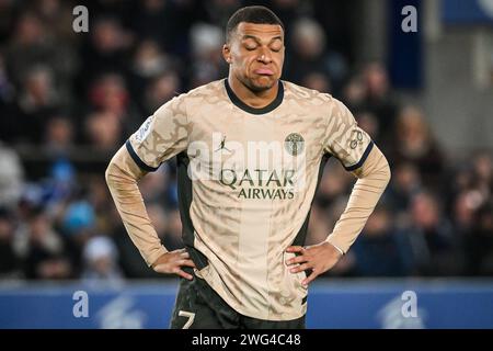 Kylian MBAPPE del PSG sembra essere stato espulso durante la partita di calcio del campionato francese di Ligue 1 tra il RC Strasbourg e il Paris Saint-Germain il 2 febbraio 2024 allo stadio la Meinau di Strasburgo, in Francia Foto Stock