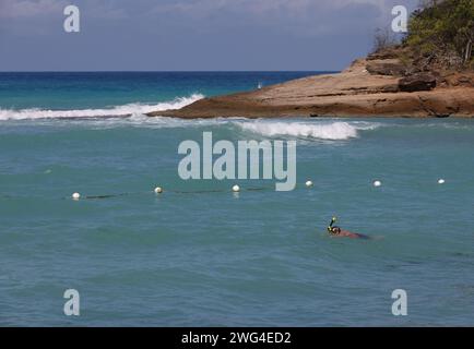 (240203) -- ST. JOHN'S, 3 febbraio 2024 (Xinhua) -- questa foto scattata il 2 febbraio 2024 mostra una vista della costa di St. John's, Antigua e Barbuda. (Xinhua/li Mengxin) Foto Stock