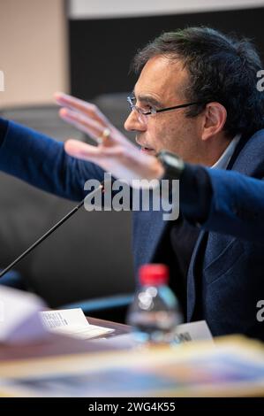 Saluzzo (Cuneo), Italia. Gennaio 2024. Il teologo e scrittore italiano Vito Mancuso, autore di numerosi libri, durante una conferenza Foto Stock