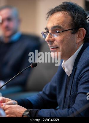 Saluzzo (Cuneo), Italia. Gennaio 2024. Il teologo e scrittore italiano Vito Mancuso, autore di numerosi libri, durante una conferenza Foto Stock