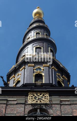 Die evangelisch-lutherische Erlšserkirche (dŠnisch VOR Frelsers Kirke) ist eine Barockkirche in der dŠnischen Hauptstadt Kopenhagen. SIE e Besonder Foto Stock