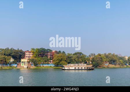 Joloshree Riviere Habitat ristorante galleggiante barca a vela sul fiume Hoostly a Chandannagar (Chandernagore), Hoostly, Bengala Occidentale, India Foto Stock