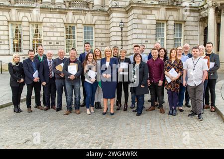 Belfast City Hall, Belfast, Regno Unito, 27 marzo 2019. Sinn Fein Belfast candidati per le prossime elezioni locali a Belfast. Vice leader del Sinn Fein mi Foto Stock