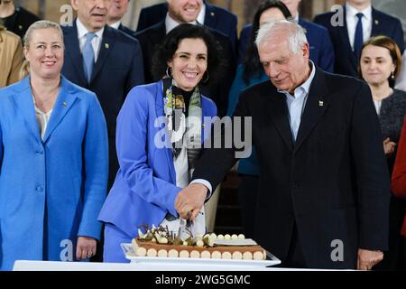 Bruxelles, Belgio. 3 febbraio 2024. Hadja LAHBIB, ministro degli Esteri e Joseph Borrell durante la celebrazione del 50° anniversario del Consiglio Gymnich a Bruxelles, in Belgio, il 3 febbraio 2024. Credito: ALEXANDROS MICHAILIDIS/Alamy Live News Foto Stock