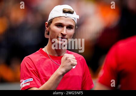 Groningen, Paesi Bassi. 3 febbraio 2024. GRONINGEN, PAESI BASSI - 3 FEBBRAIO: Leandro Riedi durante il giorno 2 della partita di qualificazione di Coppa Davis 2024 tra Paesi Bassi e Svizzera alla Martiniplaza il 3 febbraio 2024 a Groningen, Paesi Bassi. (Foto di Rene Nijhuis/BSR Agency) credito: Agenzia BSR/Alamy Live News Foto Stock