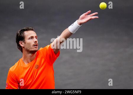 Groningen, Paesi Bassi. 3 febbraio 2024. GRONINGEN, PAESI BASSI - 3 FEBBRAIO: Wesley Koolhof durante il giorno 2 della partita di qualificazione di Coppa Davis 2024 tra Paesi Bassi e Svizzera alla Martiniplaza il 3 febbraio 2024 a Groningen, Paesi Bassi. (Foto di Rene Nijhuis/BSR Agency) credito: Agenzia BSR/Alamy Live News Foto Stock