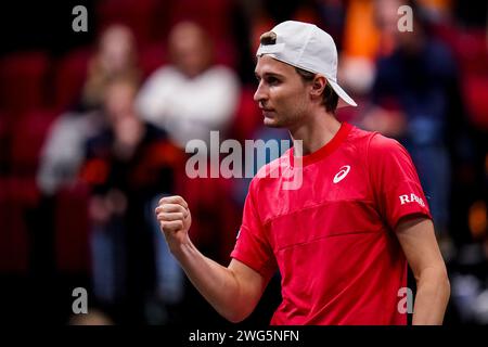 Groningen, Paesi Bassi. 3 febbraio 2024. GRONINGEN, PAESI BASSI - 3 FEBBRAIO: Leandro Riedi durante il giorno 2 della partita di qualificazione di Coppa Davis 2024 tra Paesi Bassi e Svizzera alla Martiniplaza il 3 febbraio 2024 a Groningen, Paesi Bassi. (Foto di Rene Nijhuis/BSR Agency) credito: Agenzia BSR/Alamy Live News Foto Stock