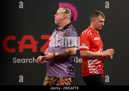 Marshall Arena, Milton Keynes, Regno Unito. 3 febbraio 2024. 2024 PDC Cazoo Darts Masters Day 2, Afternoon Session; Peter Wright durante il suo match con Krzysztof Ratajski Credit: Action Plus Sports/Alamy Live News Foto Stock