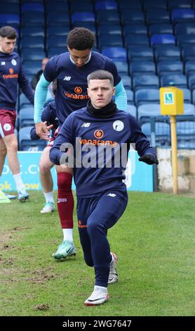 Southend, Regno Unito. 3 febbraio 2024. Kieron Evans (in prestito dal Cardiff City) di Gateshead durante il warm-up pre-partita durante la partita della National League tra Southend United e Gateshead al Roots Hallon il 3 febbraio 2024 a Southend, Inghilterra. Crediti: Action foto Sport/Alamy Live News Foto Stock