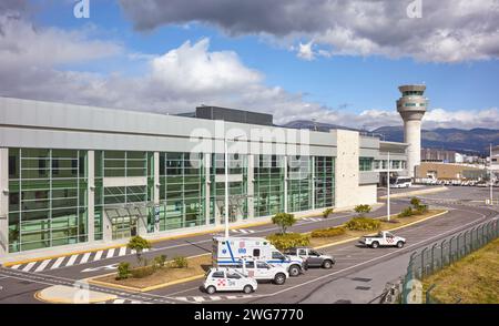 Quito, Ecuador - 15 luglio 2023: Aeroporto internazionale Mariscal Sucre. Serve come hub principale per le compagnie aeree Avianca Ecuador e LATAM Ecuador. Foto Stock