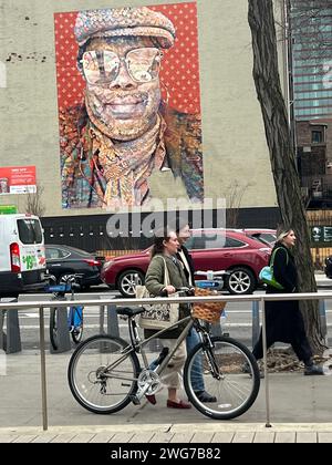 Omaggio al defunto Greg Tate, un potente cronista e critico della vita e della cultura nere, arte originale di Nettrice Gaskins. Fort Greene, quartiere di Brooklyn, New York. Foto Stock