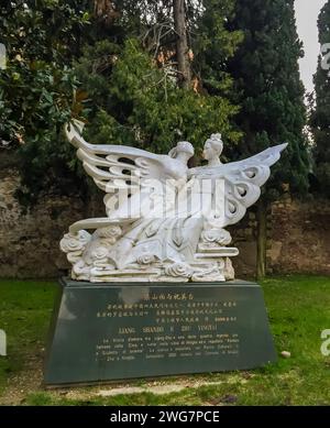 Verona - Italia - 30 dicembre 2019: Scultura di due angeli, vicino al Museo di Giulietta Foto Stock