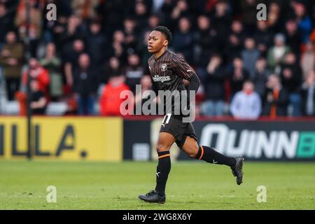 Karamoko Dembele di Blackpool durante la partita di Sky Bet League 1 Stevenage vs Blackpool al Lamex Stadium, Stevenage, Regno Unito, 3 febbraio 2024 (foto di Gareth Evans/News Images) Foto Stock