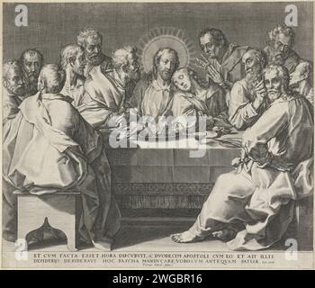 L'ultima cena, Anonimo, dopo Johann Sadeler (i), dopo Peter de Witte, 1560 - 1650 stampa Cristo e i suoi studenti intorno a un tavolo rettangolare. Giovanni con la testa sulla spalla di Cristo. Giuda, al centro di fronte, con un sacchetto di soldi sulla cintura, simbolo del suo tradimento. La stampa ha una didascalia latina con un verso della Bibbia (Luc. 22). Carta sconosciuta incisione ultima cena (in generale) (Matteo 26:21-35; Marco 14:18-31; Luca 22:3, 22:15-23; Giovanni 13:21-38) Foto Stock