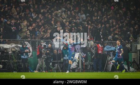 Amburgo, Germania. 30 gennaio 2024. Torjubel: Carlo Boukhalfa (Pauli), Marcel Hartel (Pauli) FC St. Pauli - fortuna Düsseldorf 30.01.2024 Copyright Foto Stock