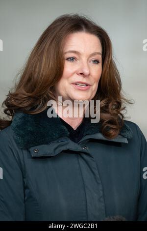 Londra, Regno Unito. 4 febbraio 2024. Gillian Keegan - Segretario di Stato per l'istruzione è intervistata alla BBC Broadcasting House dove è ospite di domenica con Laura Kuenssberg. Credito: Justin ng/Alamy Live News Foto Stock