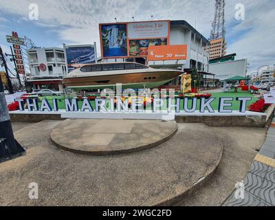 Phuket, Thailandia - 28 dicembre 2023: Edificio storico, edifici gialli nella città vecchia di Phuket in Thailandia. Zona della città vecchia di Phuket. Foto Stock