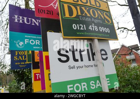 Northfield, Birmingham, 4 febbraio 2024 - Case in affitto e vendita a Northfield, Birmingham, Inghilterra, mentre il mercato immobiliare del Regno Unito continua a fluttuare. Credito: Stop Press Media/Alamy Live News Foto Stock