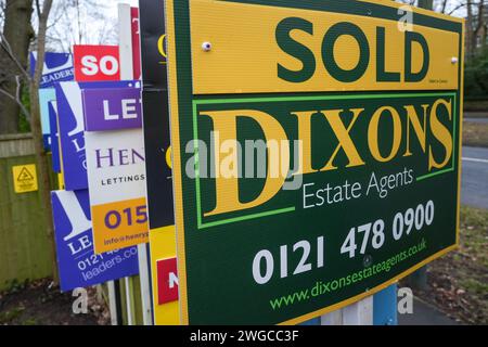 Northfield, Birmingham, 4 febbraio 2024 - Case in affitto e vendita a Northfield, Birmingham, Inghilterra, mentre il mercato immobiliare del Regno Unito continua a fluttuare. Credito: Stop Press Media/Alamy Live News Foto Stock