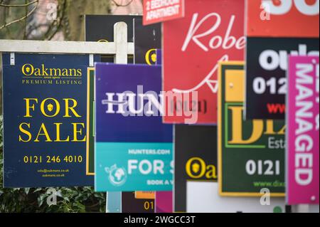 Northfield, Birmingham, 4 febbraio 2024 - Case in affitto e vendita a Northfield, Birmingham, Inghilterra, mentre il mercato immobiliare del Regno Unito continua a fluttuare. Credito: Stop Press Media/Alamy Live News Foto Stock