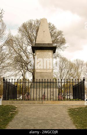 Alcuni Minutemen sono sepolti qui a Lexington Green. Ci sono figure storiche della Rivoluzione americana sepolte in tutta Lexington e Concor Foto Stock