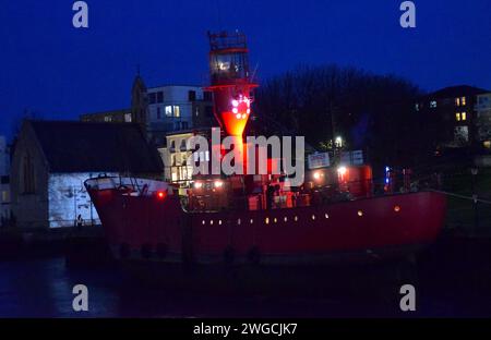 Il Festival della luce di Gravesend illumina i giorni bui dell'inverno. In tutta la città ci sono installazioni artistiche e artisti che si impegnano con la città Foto Stock