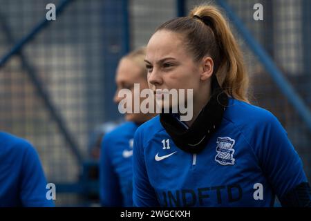 Londra, Regno Unito. 4 febbraio 2024. Londra, Inghilterra, 04 febbraio 2024: Katie Dungate (11 Birmingham City) si sta riscaldando prima della partita del Barclays Womens Championship tra Watford e Birmingham City al Grosvenor vale di Londra, Inghilterra. (Pedro Porru/SPP) credito: SPP Sport Press Photo. /Alamy Live News Foto Stock