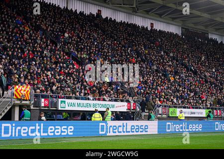 Alkmaar, Paesi Bassi. 4 febbraio 2024. ALKMAAR, PAESI BASSI - 4 FEBBRAIO: Consiglio pubblicitario DirectLease durante la partita olandese Eredivisie tra AZ e Feyenoord all'AFAS Stadion il 4 febbraio 2024 ad Alkmaar, Paesi Bassi. (Foto di Joris Verwijst/Orange Pictures) credito: dpa/Alamy Live News Foto Stock