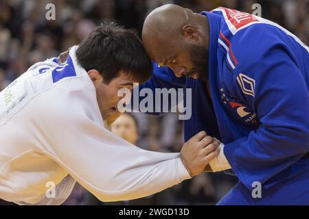 Teddy RINER (fra) ha vinto contro Alisher YUSUPOV (UZB) in semifinale categoria uomini +100kg durante il Grand Slam di Parigi 2024, evento IJF Judo, 50° anniversario, il 4 febbraio 2024 all'Accor Arena di Parigi, in Francia Foto Stock