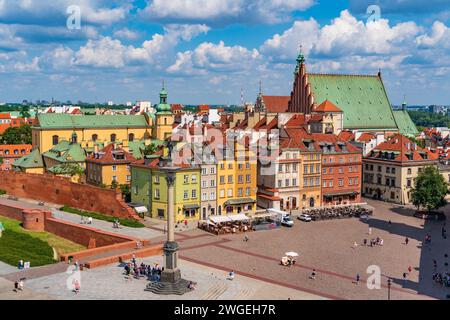 Piazza del Castello nella città vecchia di Varsavia, Polonia Foto Stock