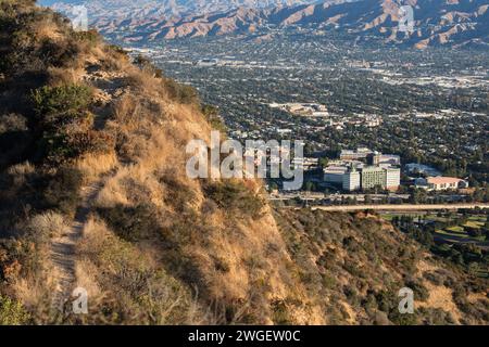 Ripido sentiero escursionistico del Griffith Park sopra Burbank e Los Angeles, nel sud della California. Foto Stock