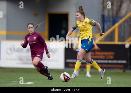 Barry, Regno Unito. 4 febbraio 2024. Lauren Harris del Barry Town United durante il Genero Adrian Premier match tra Barry Town United Women e Cardiff City Women al Jenner Park Stadium di Barry il 4 febbraio 2024. Questa immagine può essere utilizzata solo per scopi editoriali. Solo per uso editoriale. Credito: Ashley Crowden/Alamy Live News Foto Stock