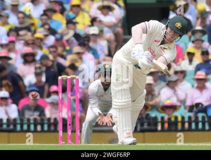 Il Pakistan tiene il sopravvento dopo il secondo giorno del terzo test di cricket contro l'Australia al SCG. È l'ultimo test match di David Warners per l'Australia con: David Warner Where: Sydney, Australia When: 04 Jan 2024 Credit: WENN Foto Stock