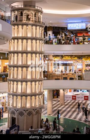 Replica della Pizza Tower presso il centro commerciale di Pattaya, Chonburi, Thailandia Foto Stock