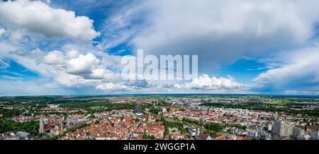 panorama della città tedesca di Ulma da una vista a volo d'uccello Foto Stock