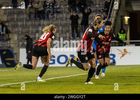 Laura Freigang (Eintracht Frankfurt, 10), Sara Doorsoun (Eintracht Frankfurt, 23), Shekiera Martinez (Eintracht Frankfurt, 9) celebrazione goal ; Googl Foto Stock