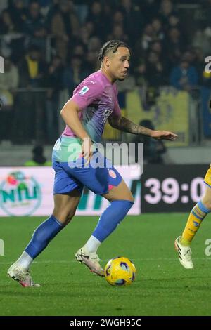 Foto Fabrizio Corradetti/LaPresse 03 febbraio 2024 Frosinone, Italia - Frosinone calcio vs AC Milan - Campionato italiano di calcio serie A TIM 2023/2024 - Stadio Benito stirpe nella foto: Noah Okafor (AC Milan); 3 febbraio 2024 Frosinone, Italia - Frosinone calcio vs AC Milan - Campionato Italiano di calcio di serie A 2023/2024 - Stadio Benito stirpe. Nella foto: Noah Okafor (AC Milan); Foto Stock