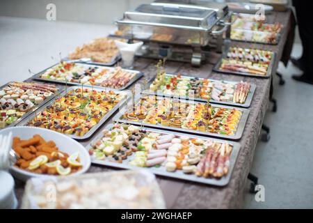 bite size serve cibo e catering Foto Stock