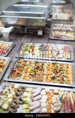 bite size serve cibo e catering Foto Stock