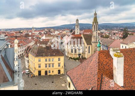 La piazza principale della città di Sopron, vista dall'alto dalla Torre dei pompieri, Ungheria, Europa. Foto Stock