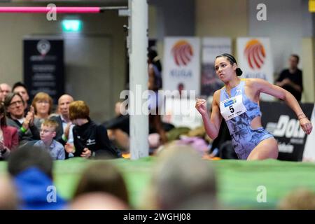 Marie-Laurence Jungfleisch (VfB Stuttgart, Frauen, 5) beim Anlauf, anlaufen, Einzelbild, Einzelfoto, Aktion, Action, 02.02.2024, Weinheim (Deutschland), Leichtathletik, riunione, Hochsprung Gala 2024 Foto Stock