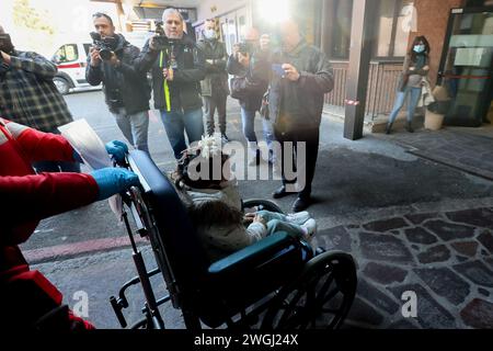 Bologna, Italia. 5 febbraio 2024. Foto Guido Calamosca/LaPresse 05-02-2024 Bologna, Italia - ospedale Rizzoli, Arrivo di bambini provenienti da Gaza 05 febbraio 2024 Bologna news gaza bambino arriva all'ospedale di rizzoli credito: LaPresse/Alamy Live News Foto Stock