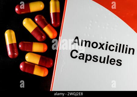 Amoxicillin capsule - antibiotico a base di penicilina per il trattamento delle infezioni Foto Stock