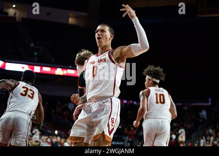 La guardia USC Trojans Kobe Johnson (0) celebra durante una partita di basket maschile NCAA contro gli Oregon State Beavers, sabato 3 febbraio 2024, al Foto Stock