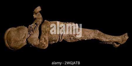 Il gesso di un bambino piccolo, Antiquarium, Pompei Roman City si trova vicino a Napoli, nella regione Campania d'Italia. Pompei fu sepolta sotto i 4-6 m di cenere vulcanica e pomice durante l'eruzione del Vesuvio nel 79 d.C. Italia Foto Stock