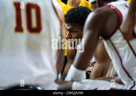 Gli USC Trojans difendono Bronny James (6) durante una partita di basket maschile NCAA contro gli Oregon State Beavers, sabato 3 febbraio 2024, al Galen Cent Foto Stock