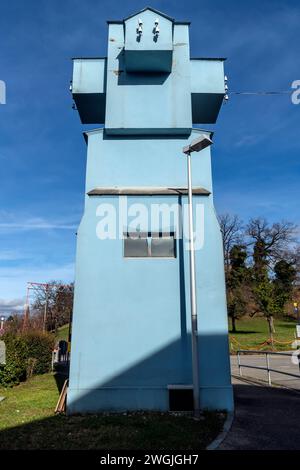 Trafoturm Oberer-Zielweg 21. La casa dei trasformatori espressionisti vicino al Goetheanum Dornach fu costruita nel 1921 per la fornitura di elettricità pubblica. Era B. Foto Stock